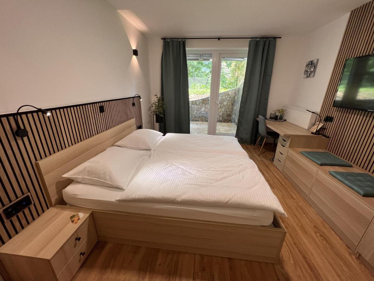 Prenocisca Mraz Apartment Velenje Bagian luar foto